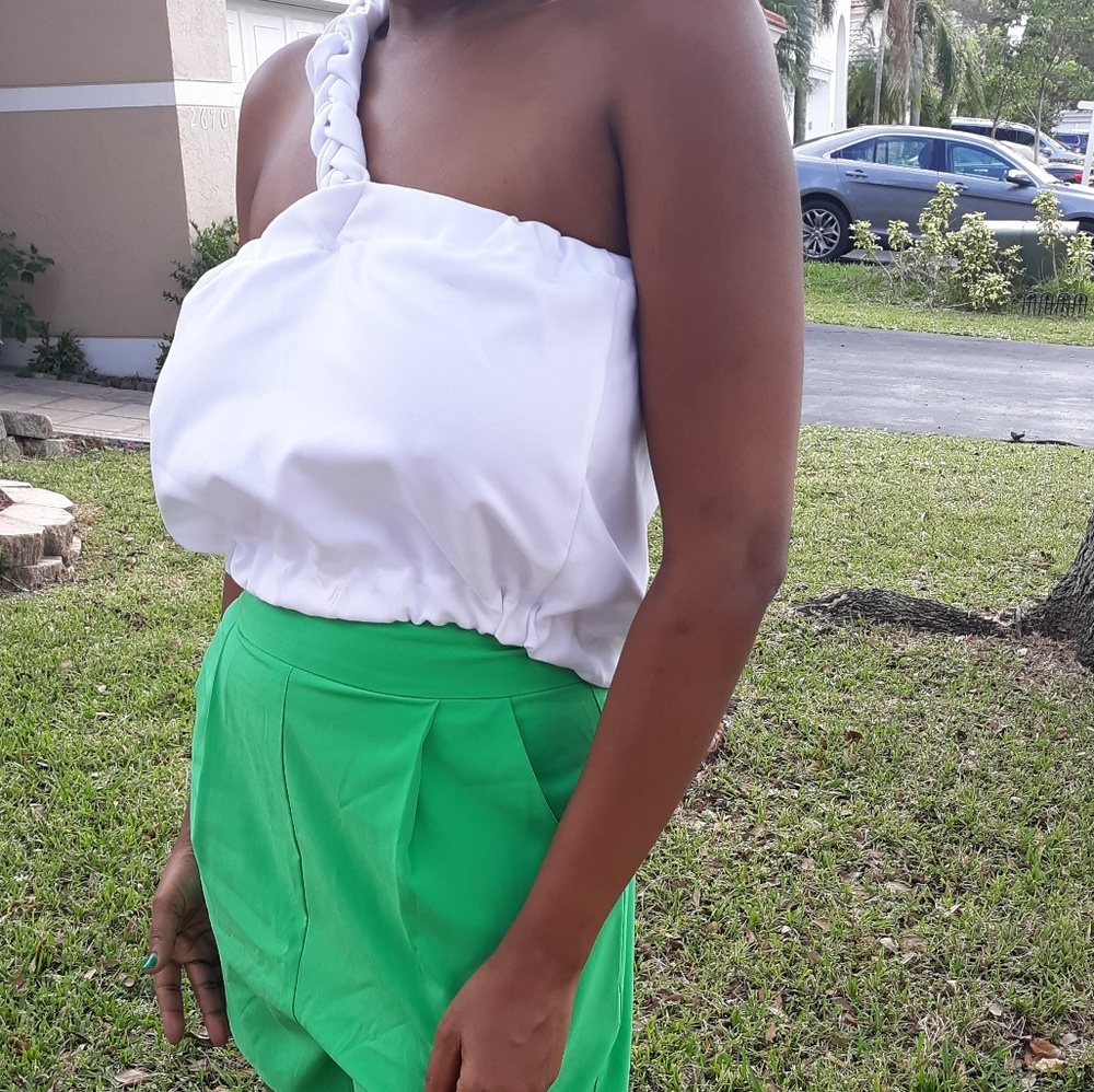 One shoulder top